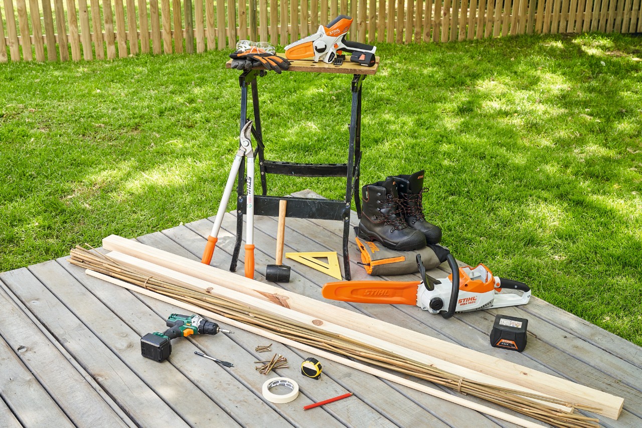 Акумулаторен моторен трион STIHL MSA 140, акумулаторна резачка за клони GTA 26 и други материали и инструменти за изграждане на визуална защита