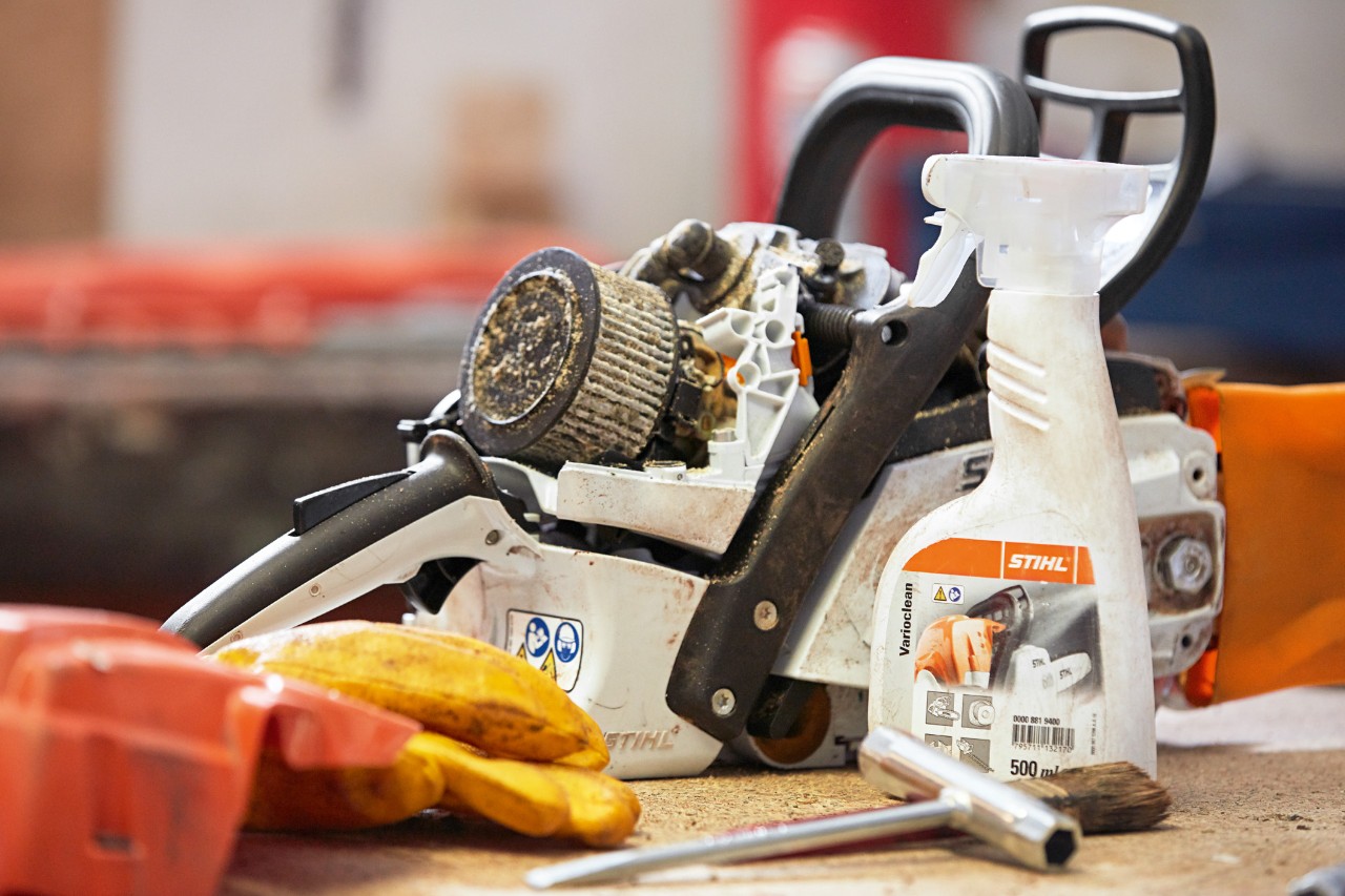 Препарат за почистване STIHL Varioclean до верижен трион STIHL на работна маса