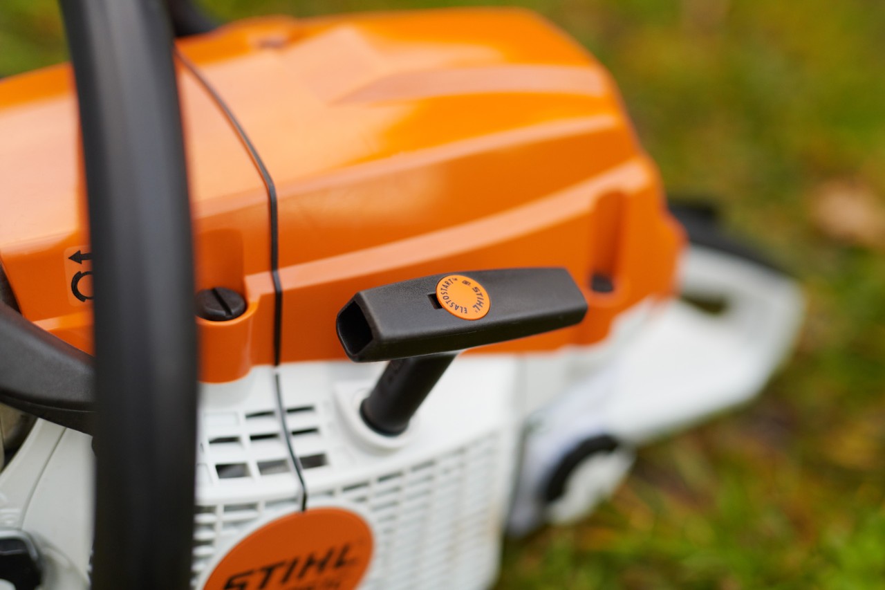 Специална ръкохватка за стартиране на бензинов верижен трион STIHL MS 261 C-M с M-Tronic и ElastoStart