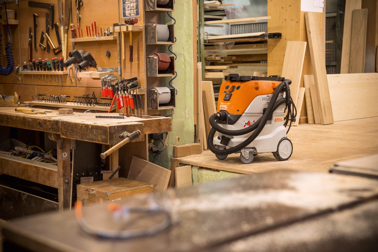 Прахосмукачка за сухо и мокро почистване STIHL SE 133 ME се намира в сервиз